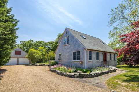 21 Dolly Lane, Oak Bluffs, MA 02557