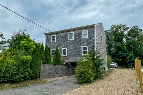 19 Renear Street, Vineyard Haven, MA 02568