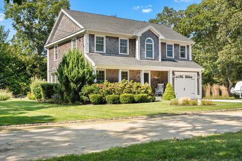 42 Eighth Street N, Edgartown, MA 02539