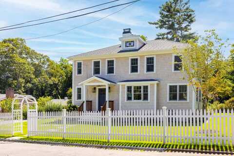 5 Pine Tree Lane, Vineyard Haven, MA 02568