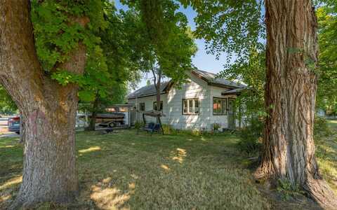 946 5th Avenue E, Kalispell, MT 59901