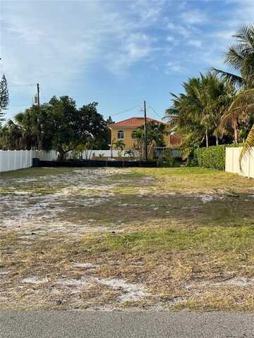 508 105th, NAPLES, FL 34108