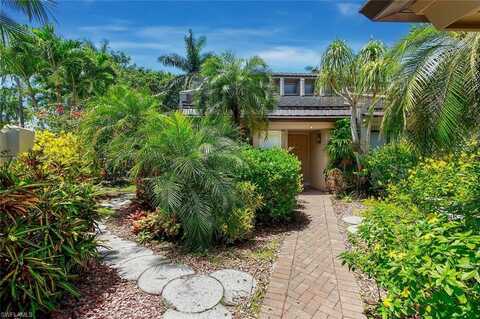 202 Bears Paw, NAPLES, FL 34105