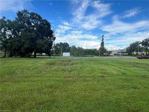 S 417-419 S 1st, IMMOKALEE, FL 34142