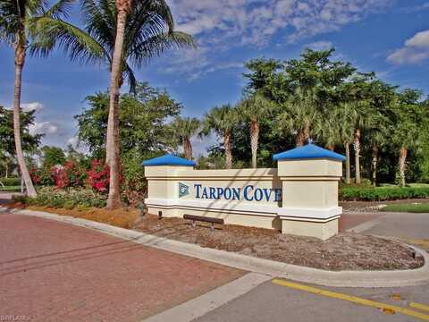 801 Carrick Bend, NAPLES, FL 34110