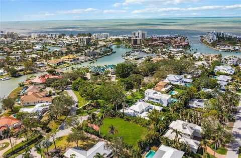 421 Bow Line, NAPLES, FL 34103