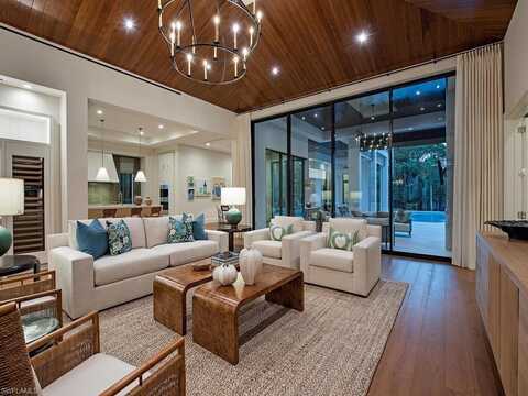 473 Banyan, NAPLES, FL 34102