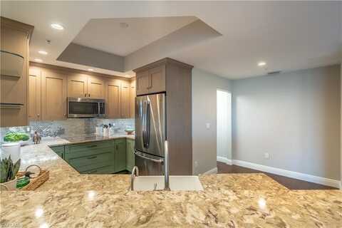 1001 Arbor Lake, NAPLES, FL 34110