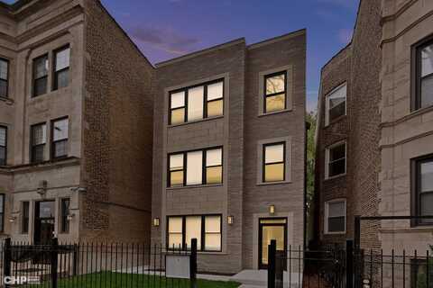 6637 S Maryland Avenue, Chicago, IL 60637