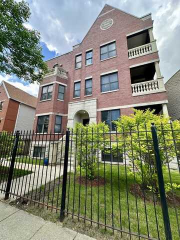 3862 S Lake Park Avenue, Chicago, IL 60653