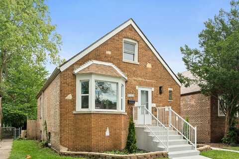 9129 S Clyde Avenue, Chicago, IL 60617