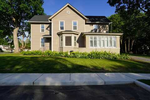 27 W Van Buren Street, Oswego, IL 60543