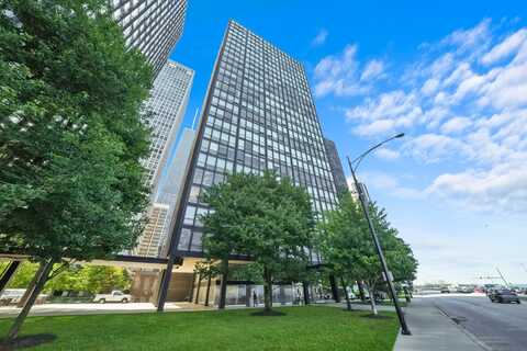 880 N LAKE SHORE Drive, Chicago, IL 60611