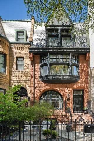 34 E BELLEVUE Place, Chicago, IL 60611