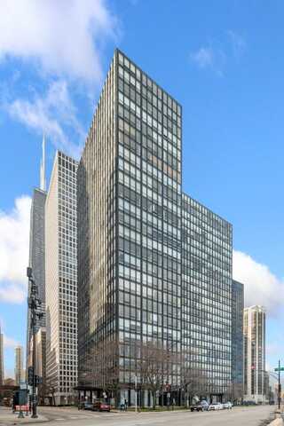 880 N Lake Shore Drive, Chicago, IL 60611