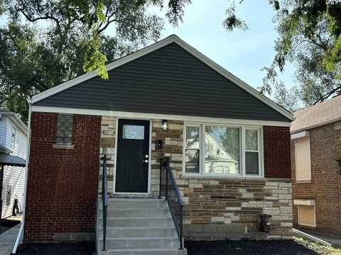 9349 S Woodlawn Avenue, Chicago, IL 60619