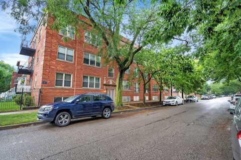 3435 W Berteau Avenue, Chicago, IL 60618