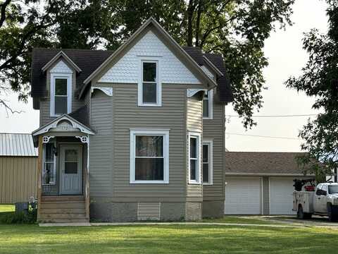 132 W OTTAWA Street, Paxton, IL 60957