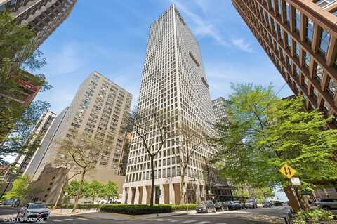 260 E Chestnut Street, Chicago, IL 60611