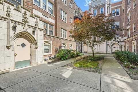 2321 E 70th Place, Chicago, IL 60649