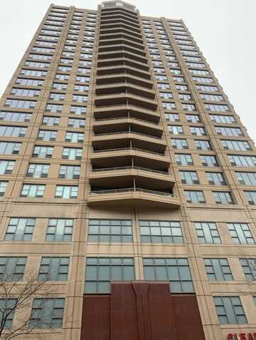 200 N JEFFERSON Street, Chicago, IL 60661