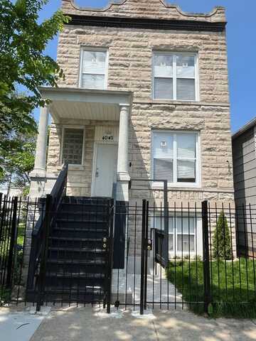 4042 W Adams Street, Chicago, IL 60624