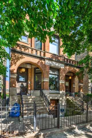 3525 N Sheffield Avenue, Chicago, IL 60657