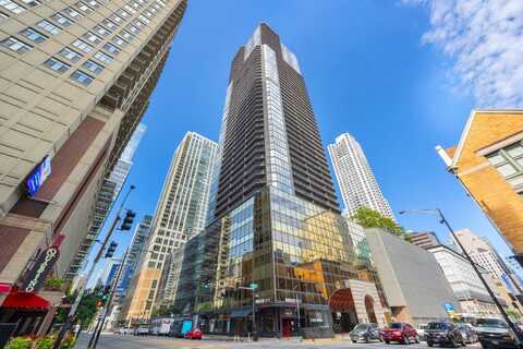 10 E Ontario Street, Chicago, IL 60611