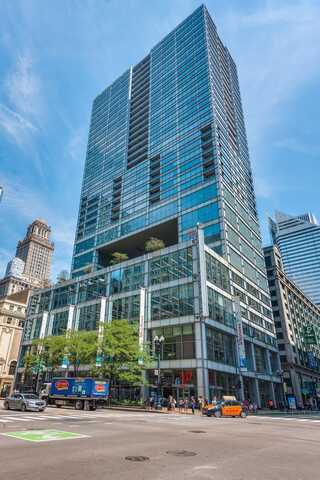 8 E RANDOLPH Street, Chicago, IL 60601