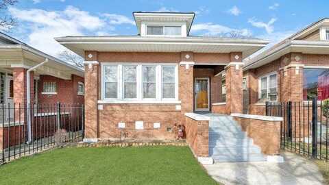 7536 S Clyde Avenue, Chicago, IL 60649