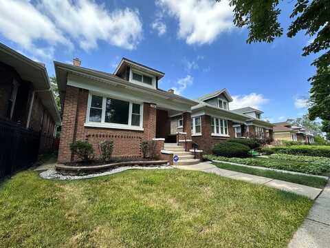 7836 S Paxton Avenue, Chicago, IL 60649