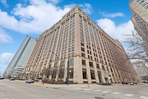 680 N Lake Shore Drive, Chicago, IL 60611