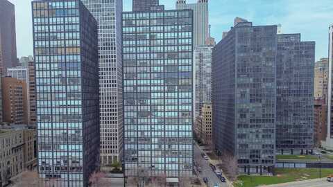 880 N Lake Shore Drive, Chicago, IL 60611