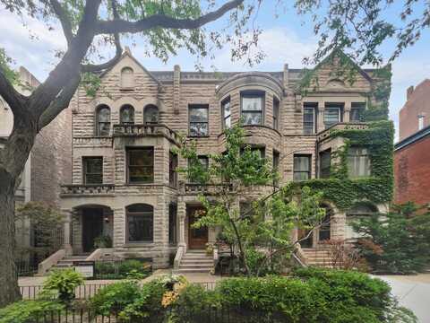 52 E CEDAR Street, Chicago, IL 60611