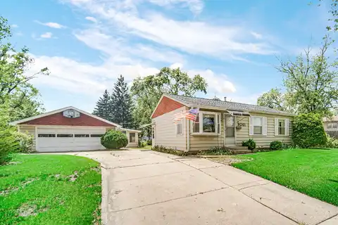 9241 Fairway Drive, Orland Park, IL 60462