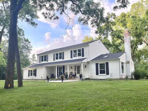 1235 Valley Road, Bannockburn, IL 60015