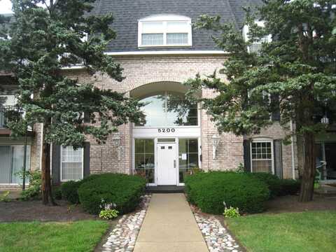 5200 Carriageway Drive, Rolling Meadows, IL 60008