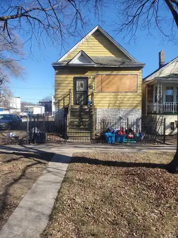 7049 S Harper Avenue, Chicago, IL 60637