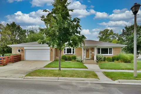 415 E Niagara Avenue, Elmhurst, IL 60126