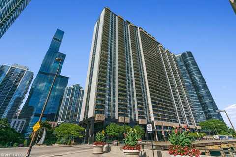 400 E RANDOLPH Street, Chicago, IL 60601