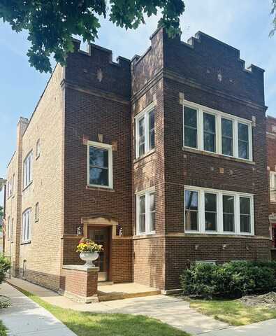 6710 N Maplewood Avenue, Chicago, IL 60645