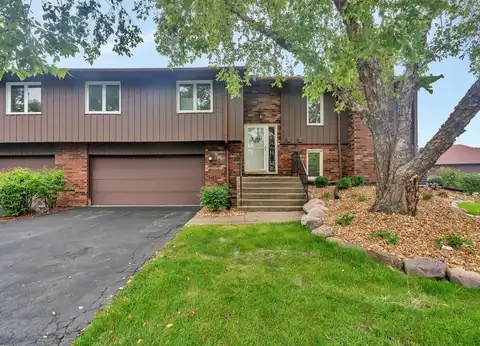 8921 Clearview Drive, Orland Park, IL 60462