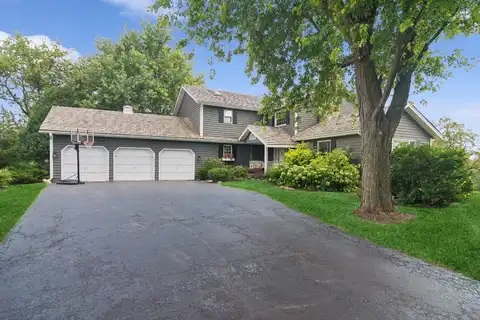 25333 N Cayuga Trail, Lake Barrington, IL 60010