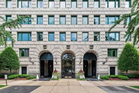 209 E LAKE SHORE Drive, Chicago, IL 60611