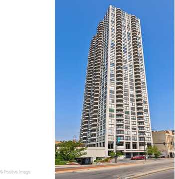 2020 N Lincoln Park West, Chicago, IL 60614