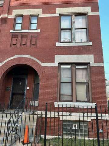 3633 S Calumet Avenue, Chicago, IL 60653