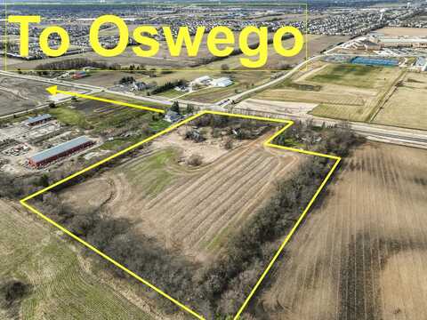 1022 W Wolf's Crossing Road, Oswego, IL 60543