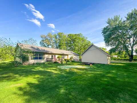 136 N Larocque River Drive, Clifton, IL 60927