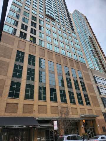 2 E Erie Street, Chicago, IL 60611