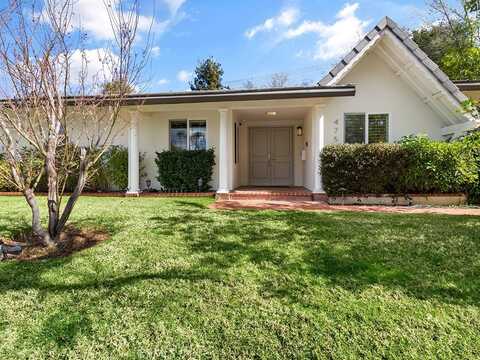 4750 Larkwood Avenue, Woodland Hills, CA 91364